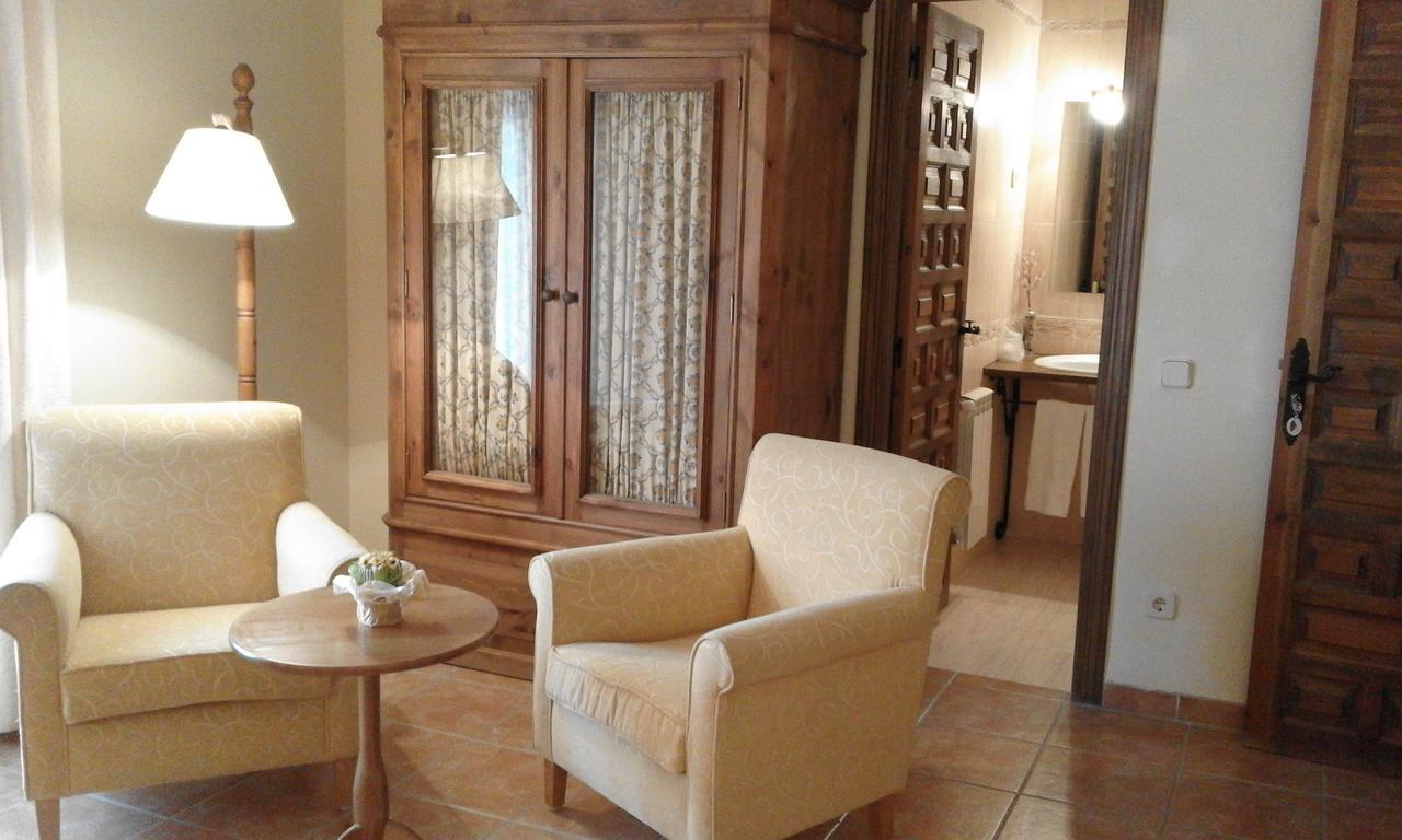 Hostal Rural Cumbres De Castilla Mandayona Luaran gambar