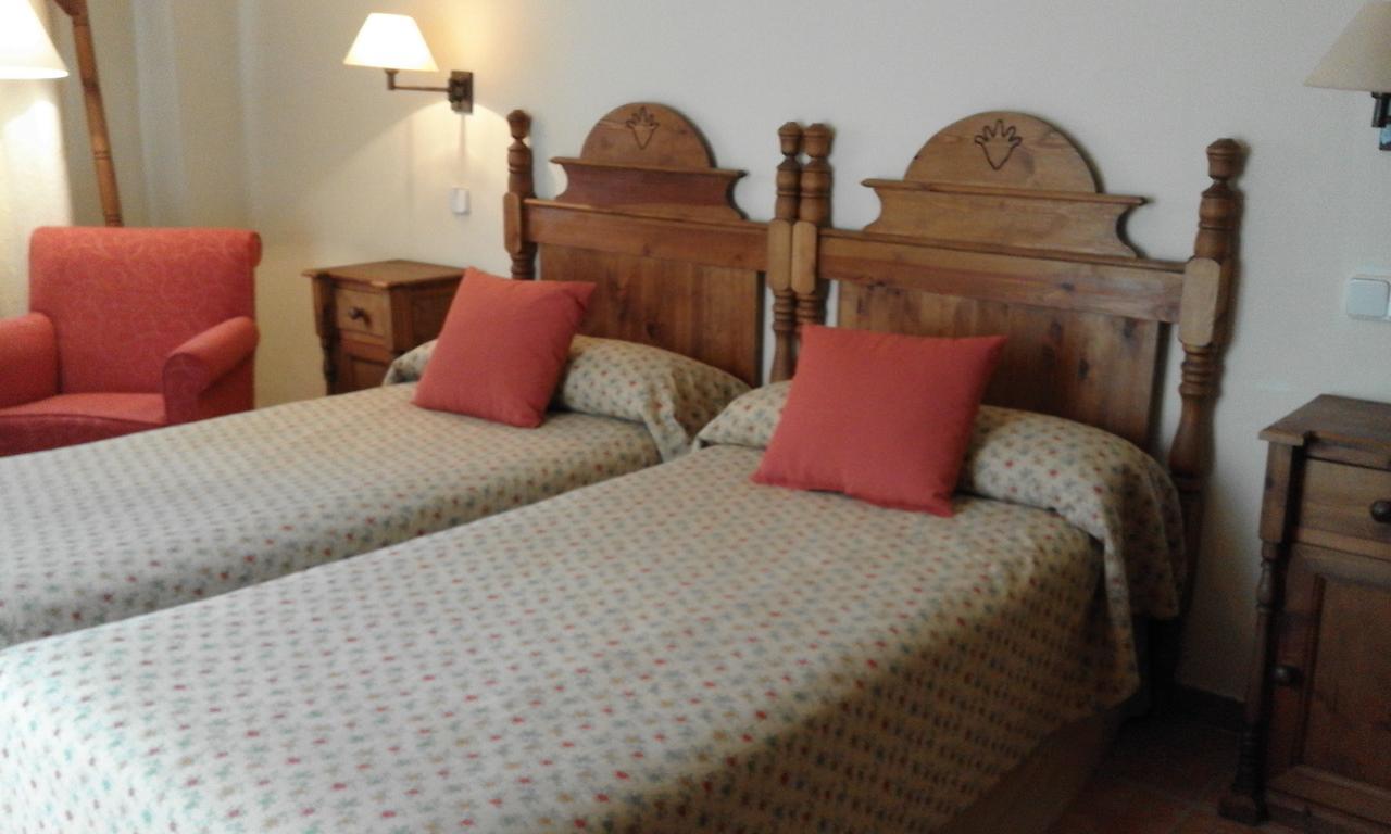 Hostal Rural Cumbres De Castilla Mandayona Luaran gambar