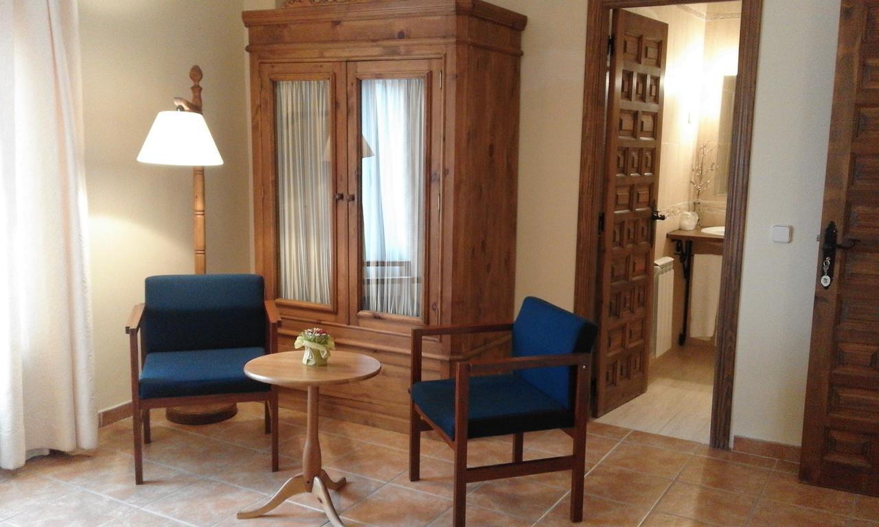 Hostal Rural Cumbres De Castilla Mandayona Luaran gambar