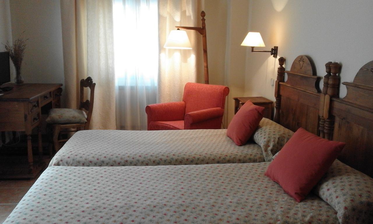 Hostal Rural Cumbres De Castilla Mandayona Luaran gambar